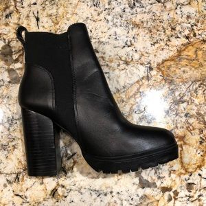 Steve Madden LAUGHTER Bootie